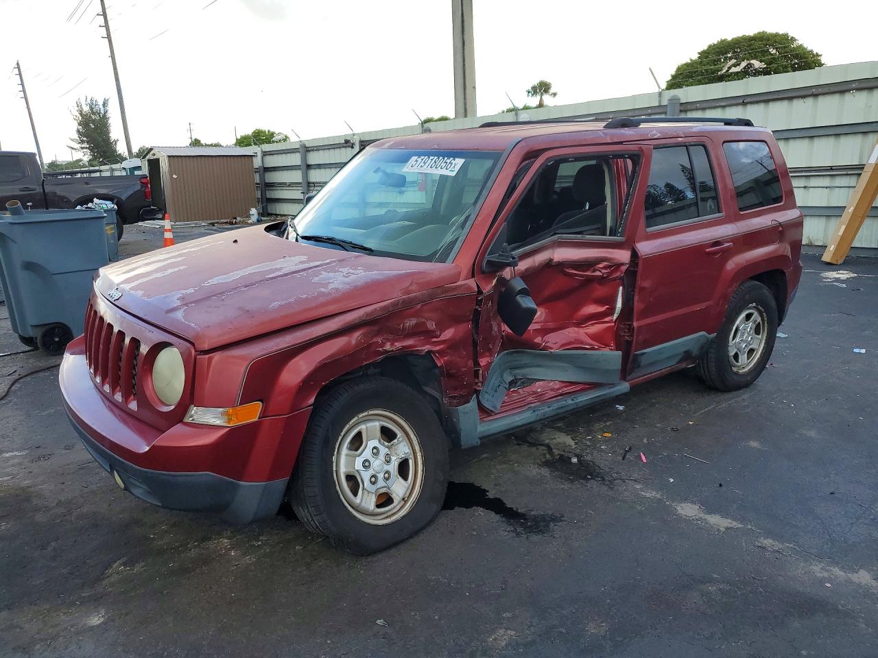 Salvage Jeep Cher 4d Se Image