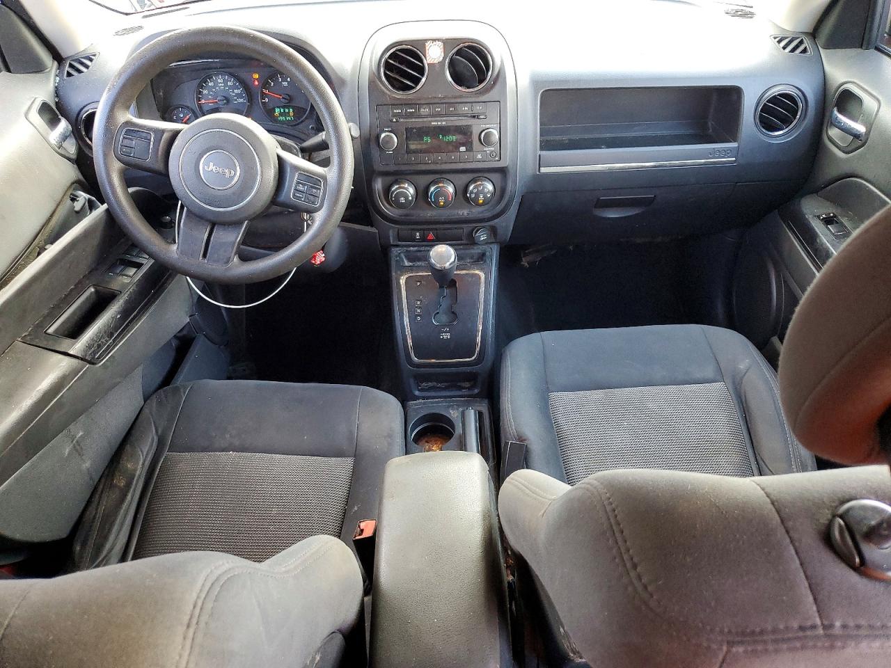 Jeep Cher 4d Se