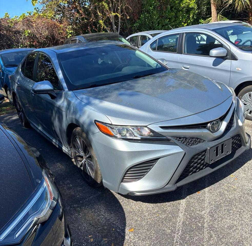Salvage Toyota Camry Image