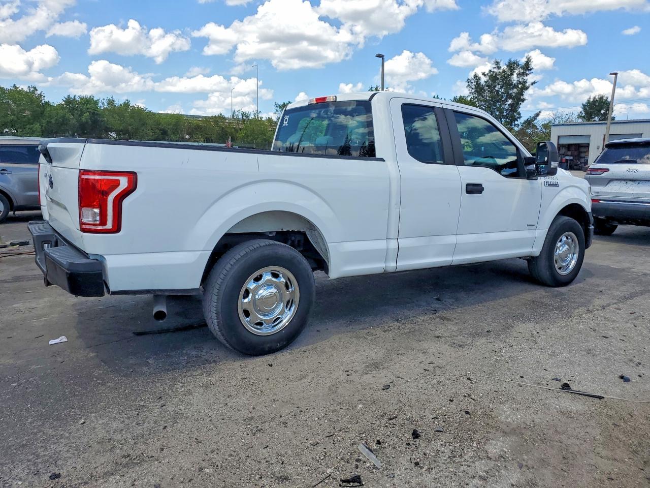 Ford F-150 Super Cab