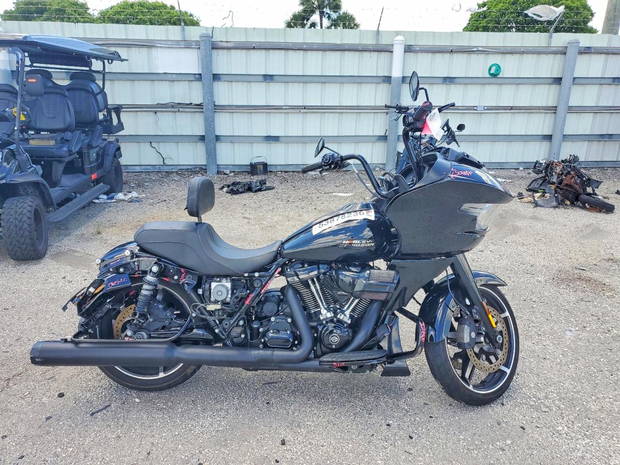 Salvage Harley-Davidson Fl Image
