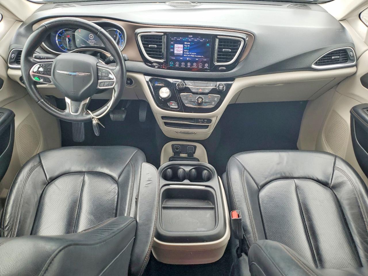 Chrysler Pacifica Hybrid Touring L