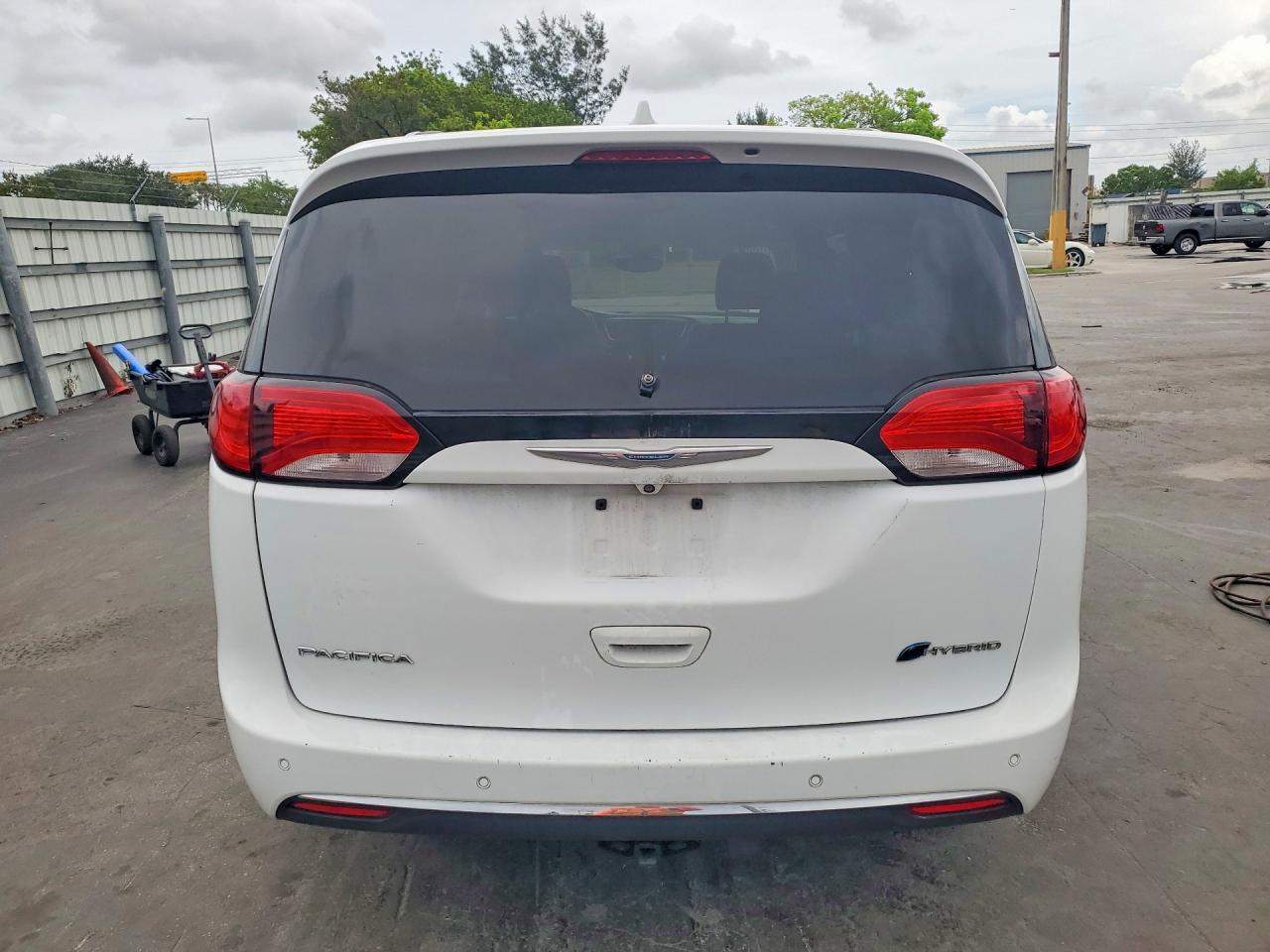 Chrysler Pacifica Hybrid Touring L