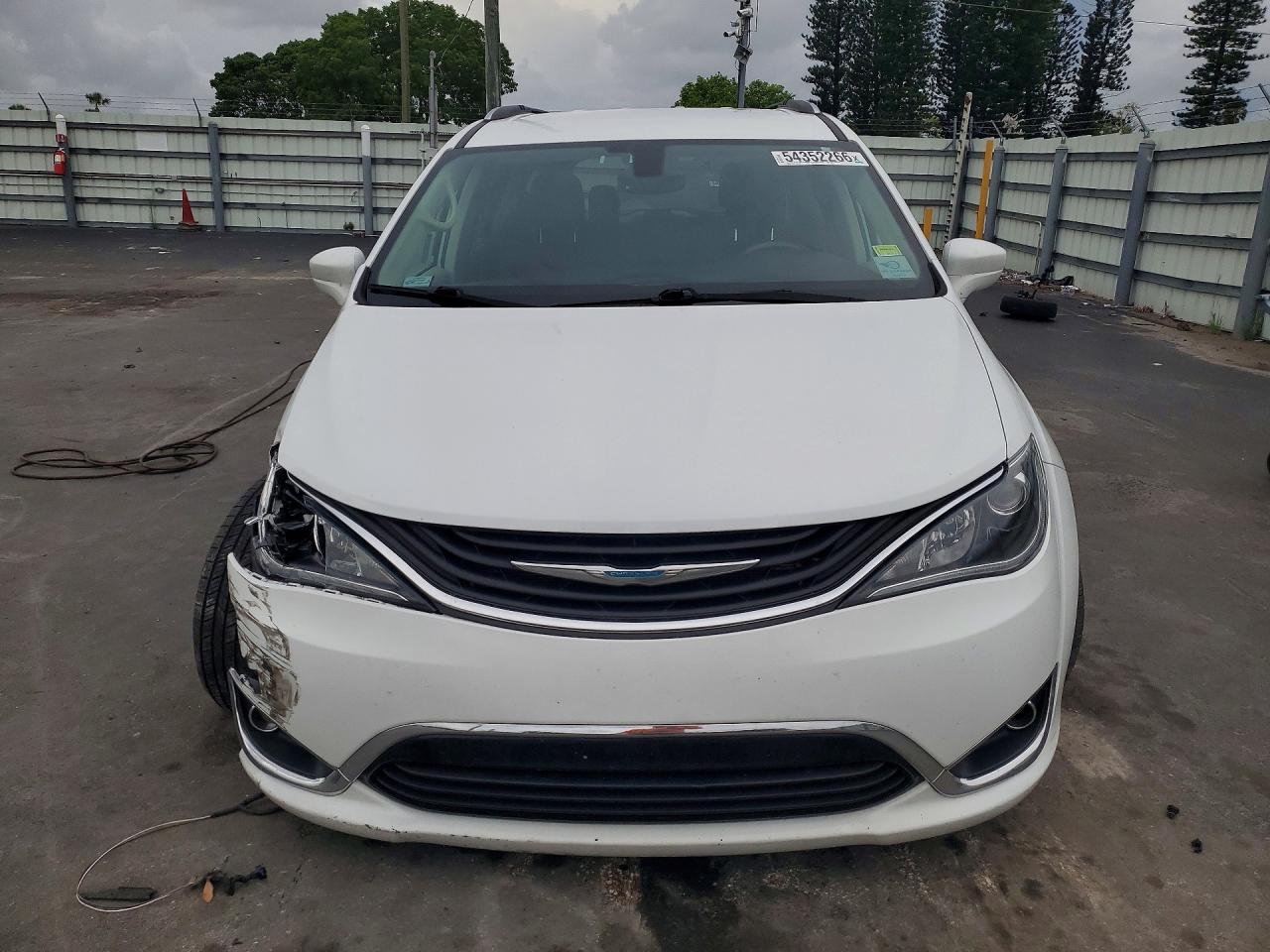 Chrysler Pacifica Hybrid Touring L