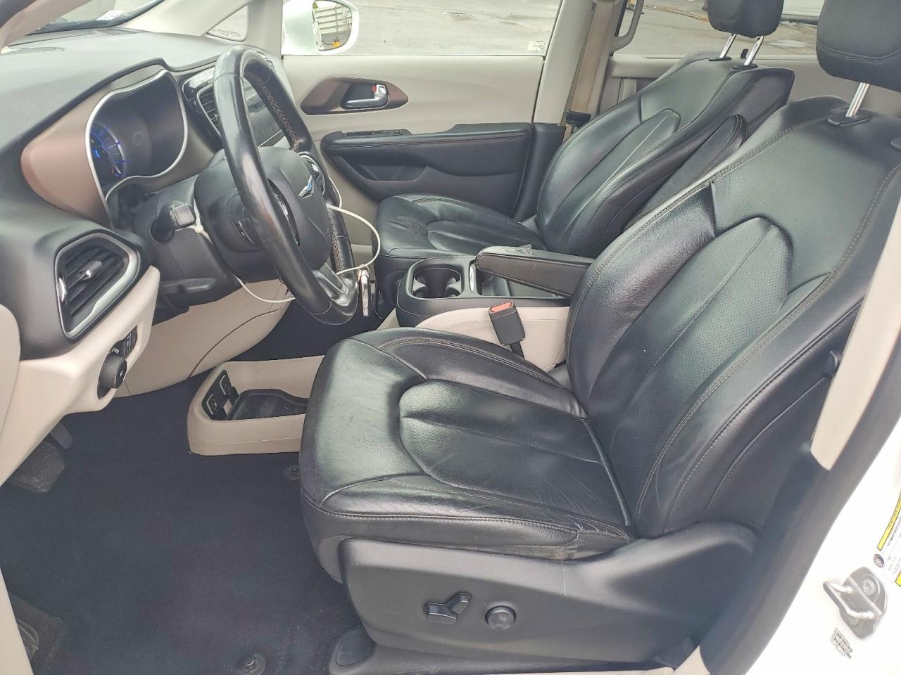 Chrysler Pacifica Hybrid Touring L