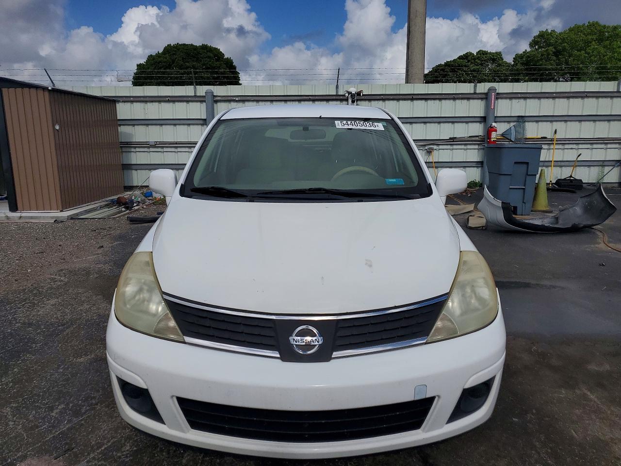 Nissan Versa 1.8 S