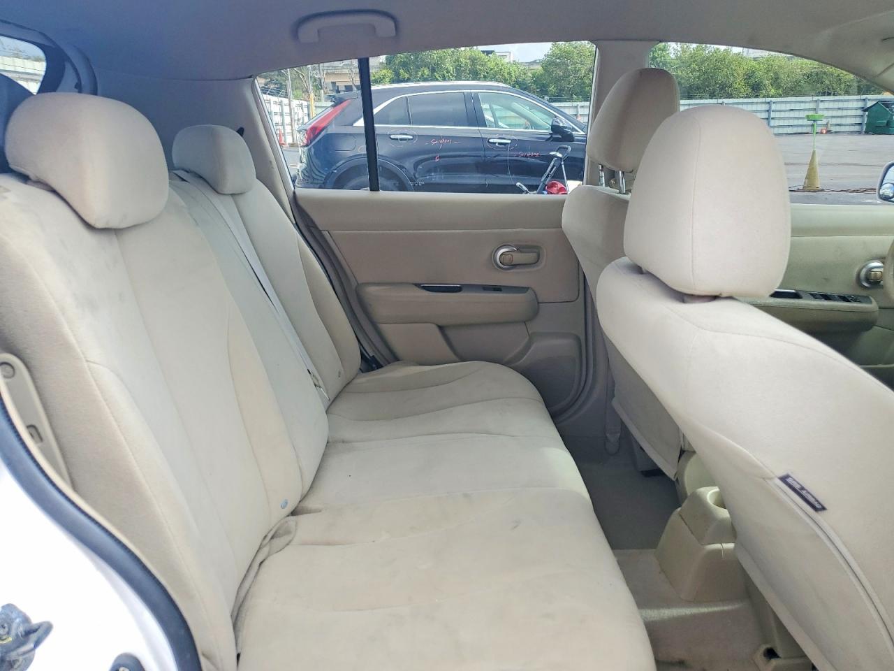 Nissan Versa 1.8 S