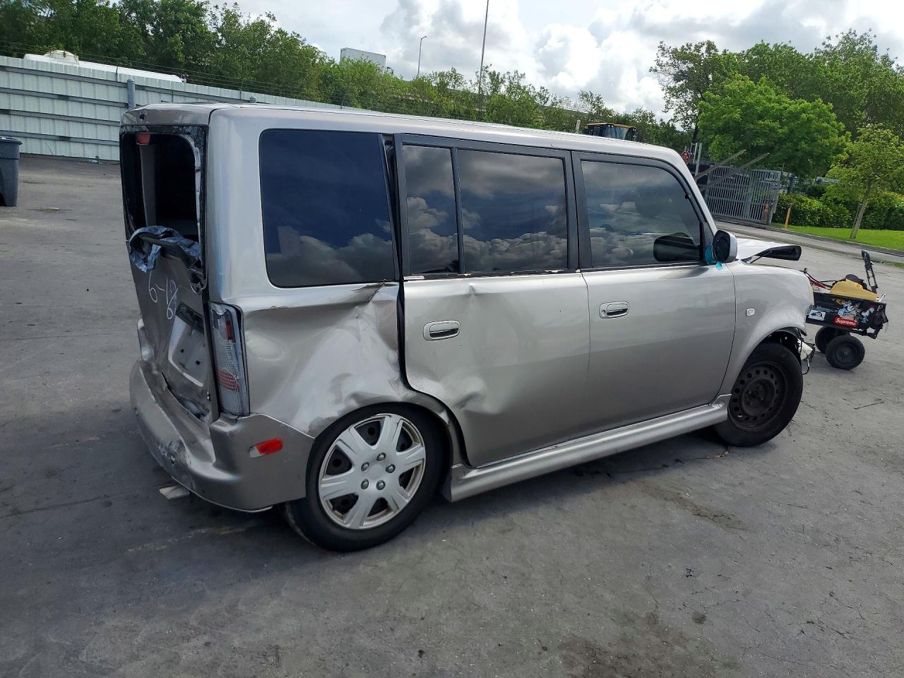 Toyota Scion Xb