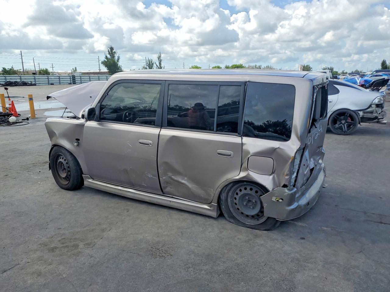 Toyota Scion Xb