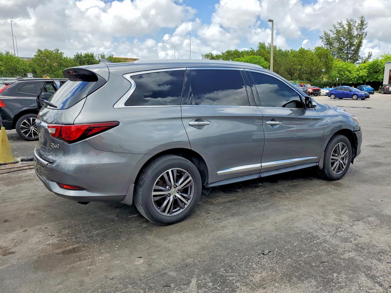 INFINITI Qx Base