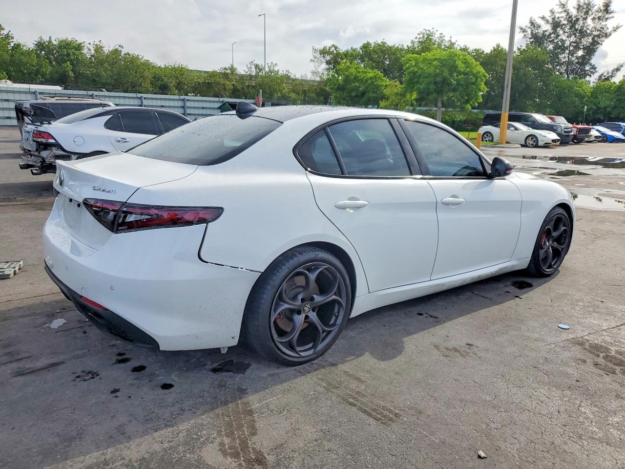 Alfa Romeo Giulia Base
