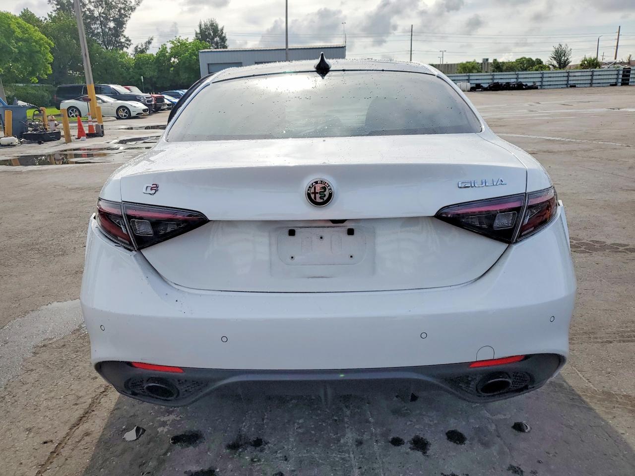 Alfa Romeo Giulia Base