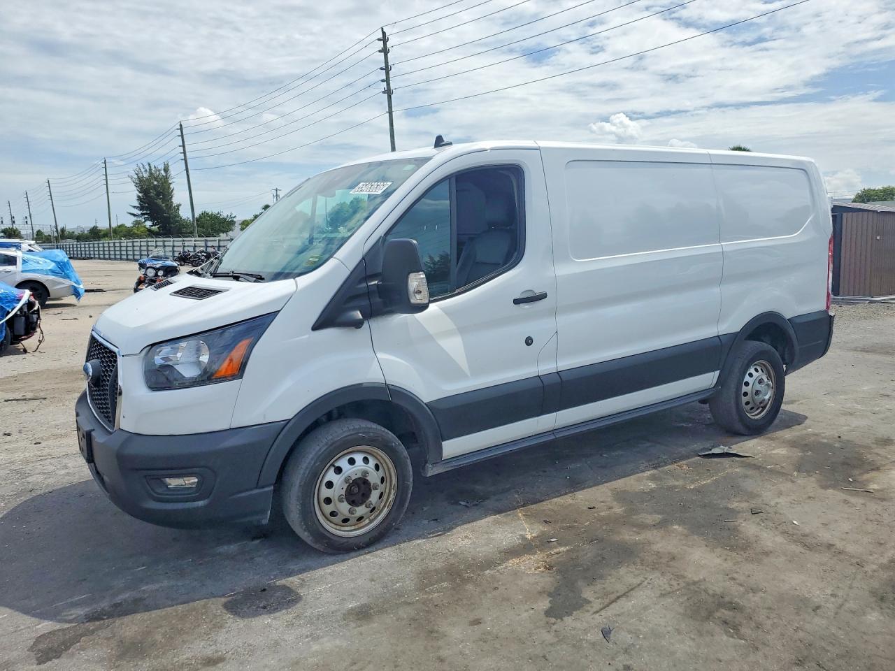 Salvage Ford Transit Image