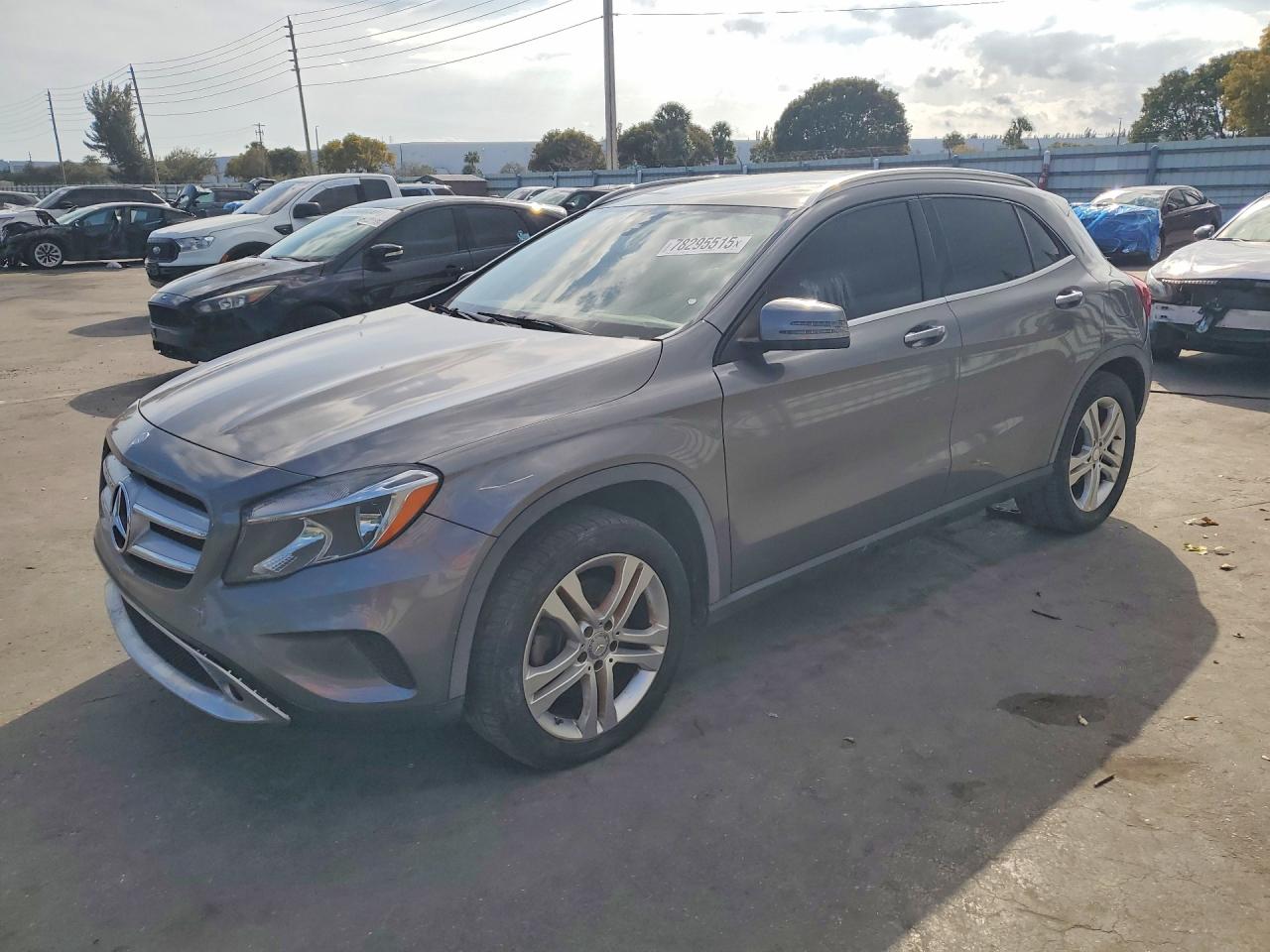 Salvage Mercedes-Benz GLA Image