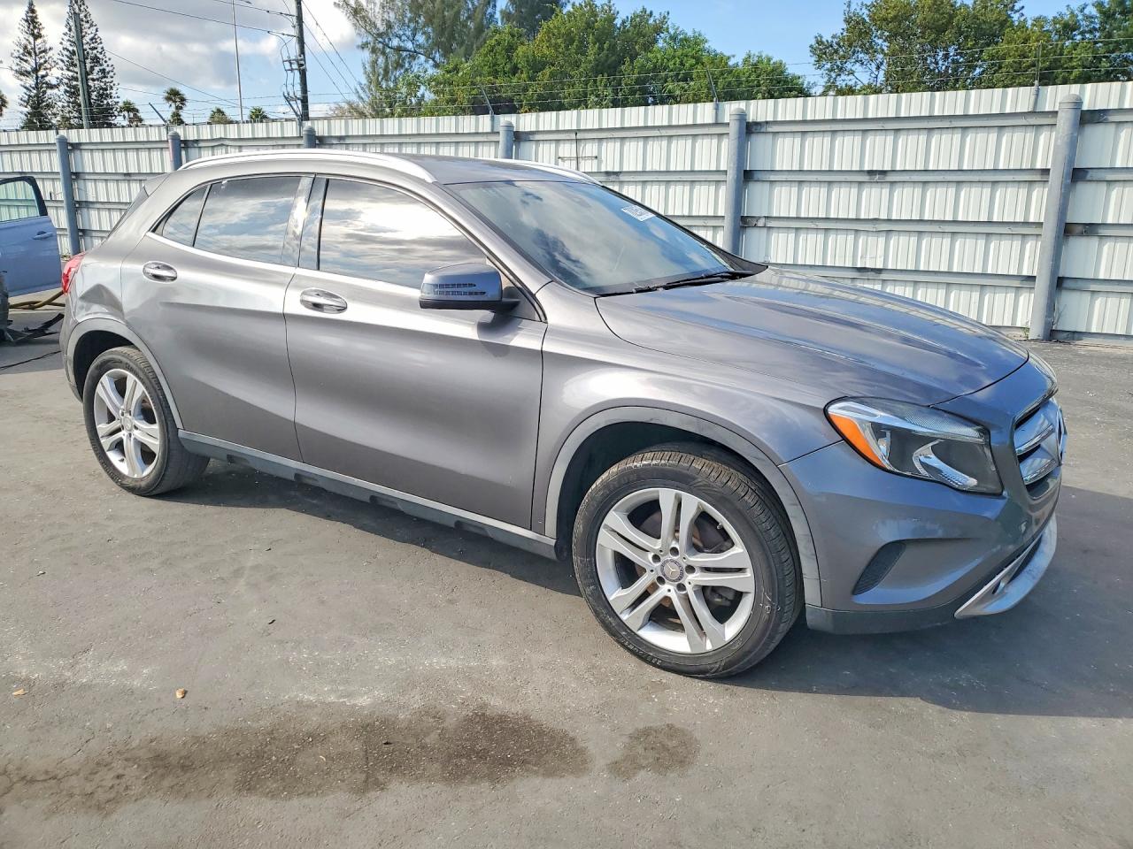Mercedes-Benz GLA 250