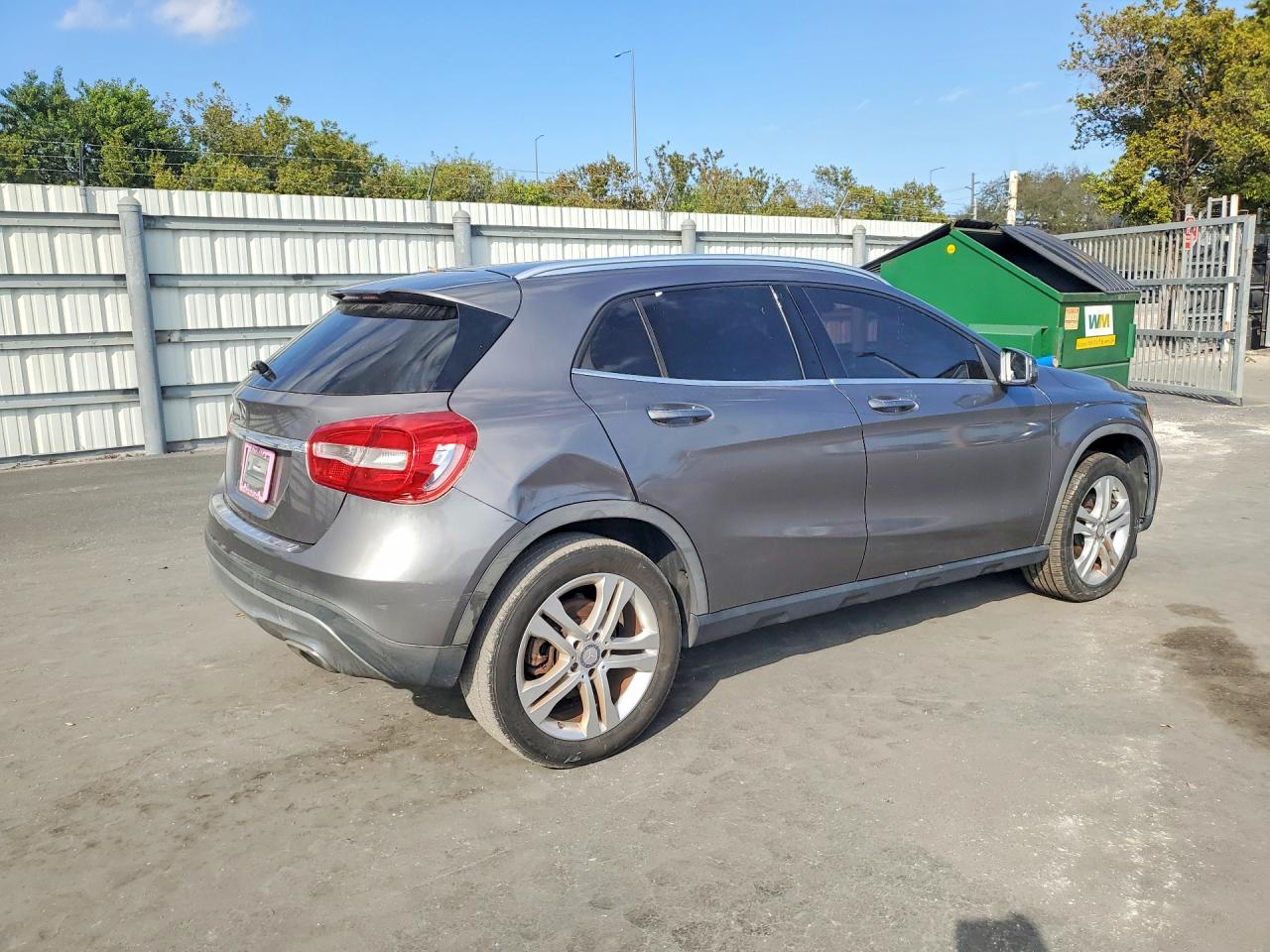 Mercedes-Benz GLA 250