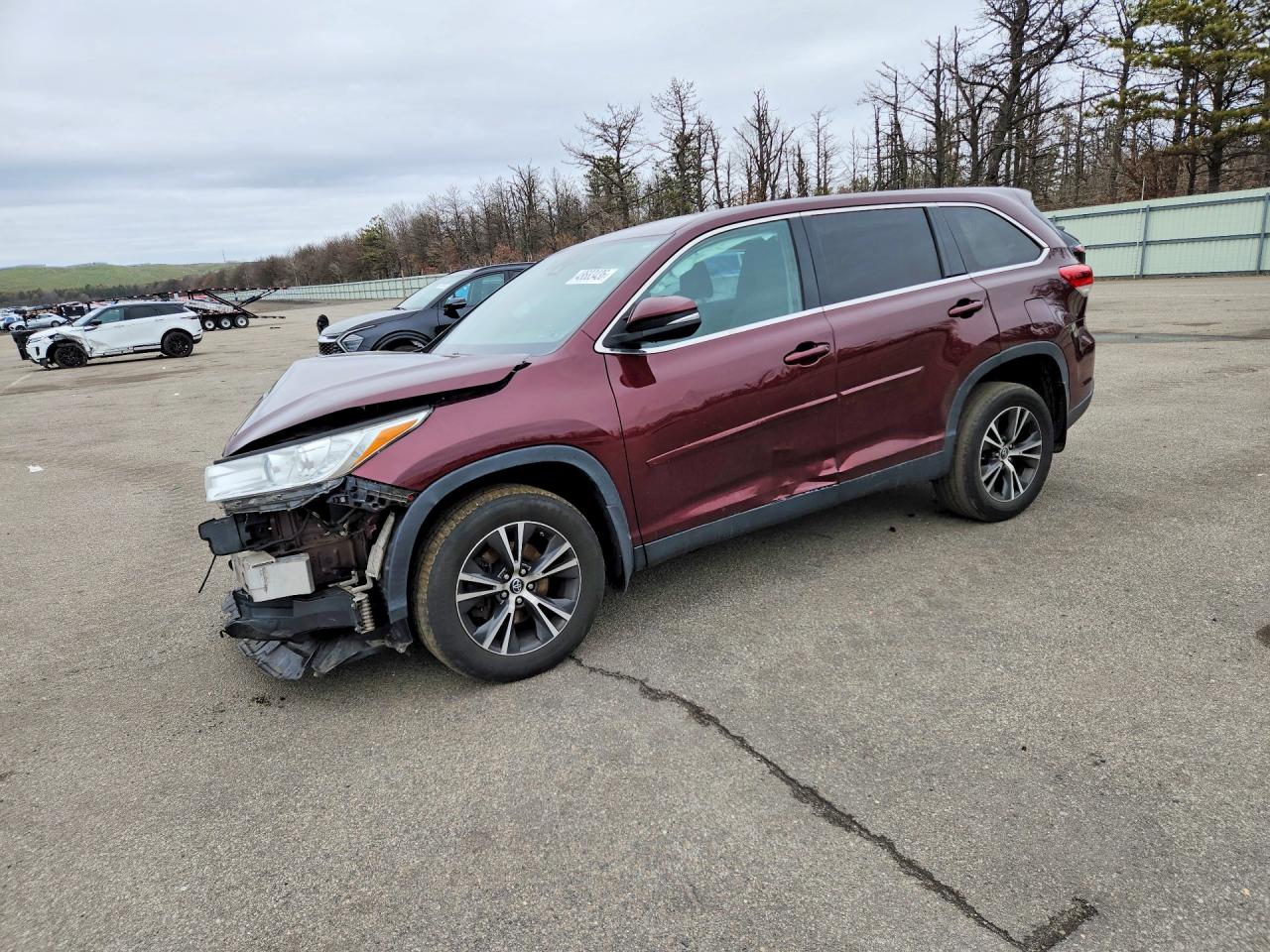 Salvage Toyota Highlander Image