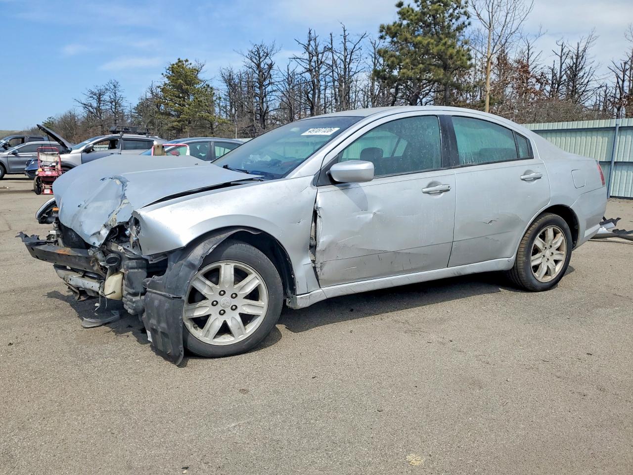 Salvage Mitsubishi Galant Image