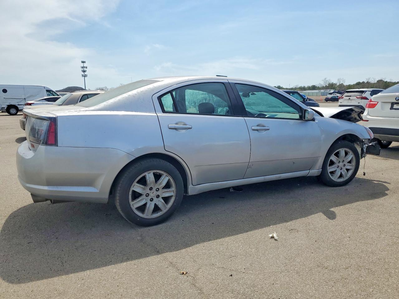 Mitsubishi Galant Es Medium