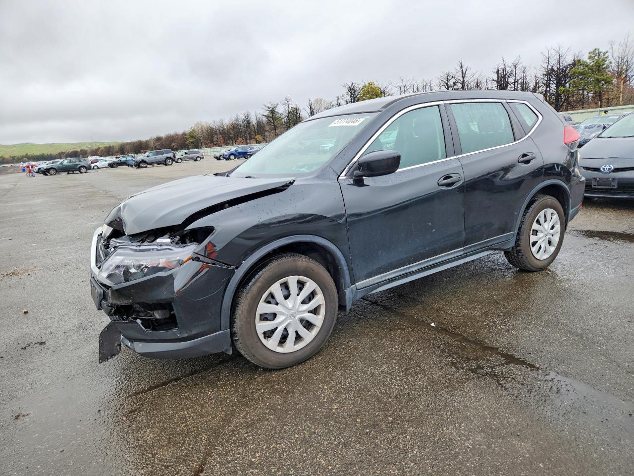Salvage Nissan Rogue Image