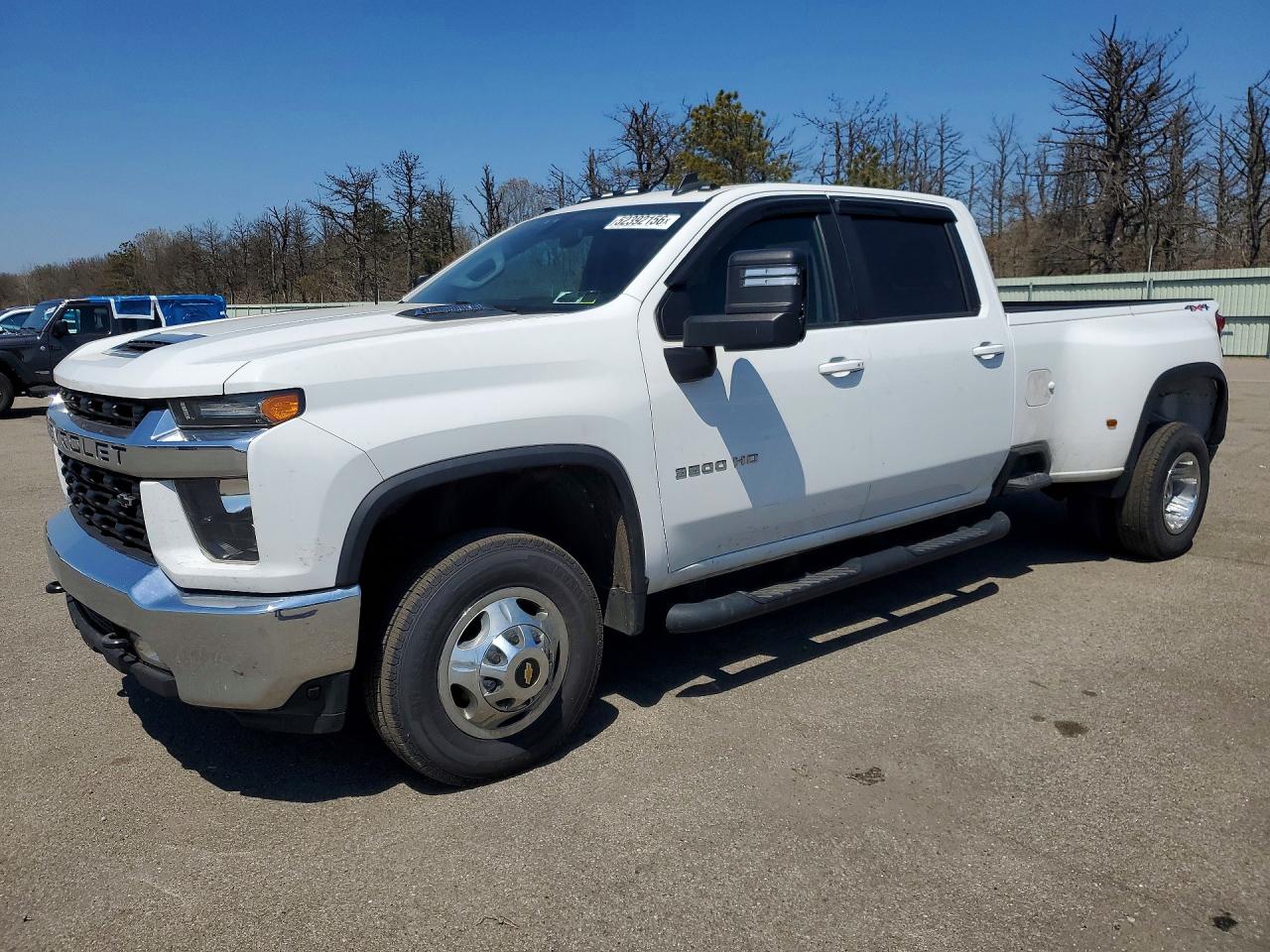 Salvage Chevrolet Silverado Image