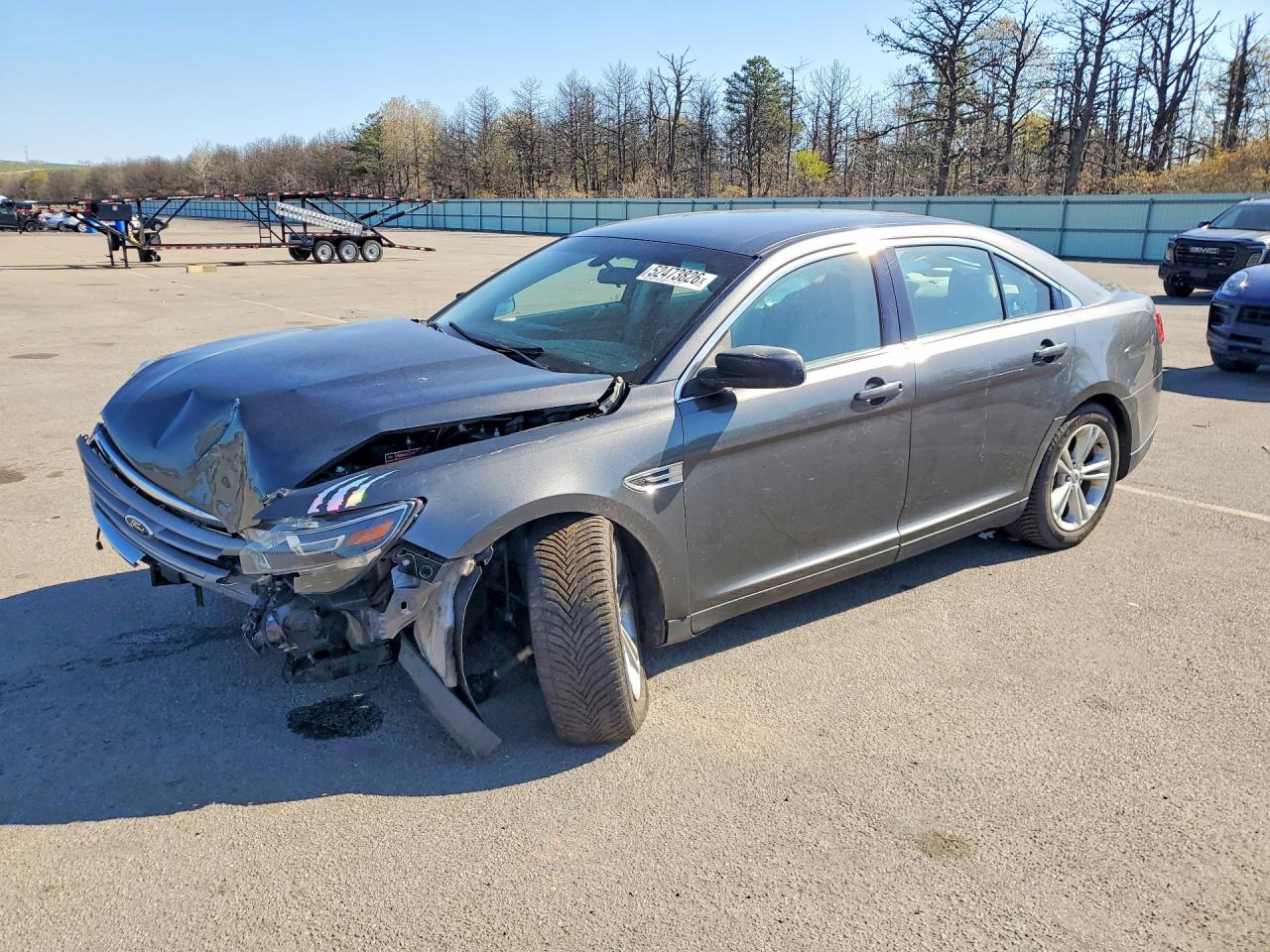 Salvage Ford Taurus Image