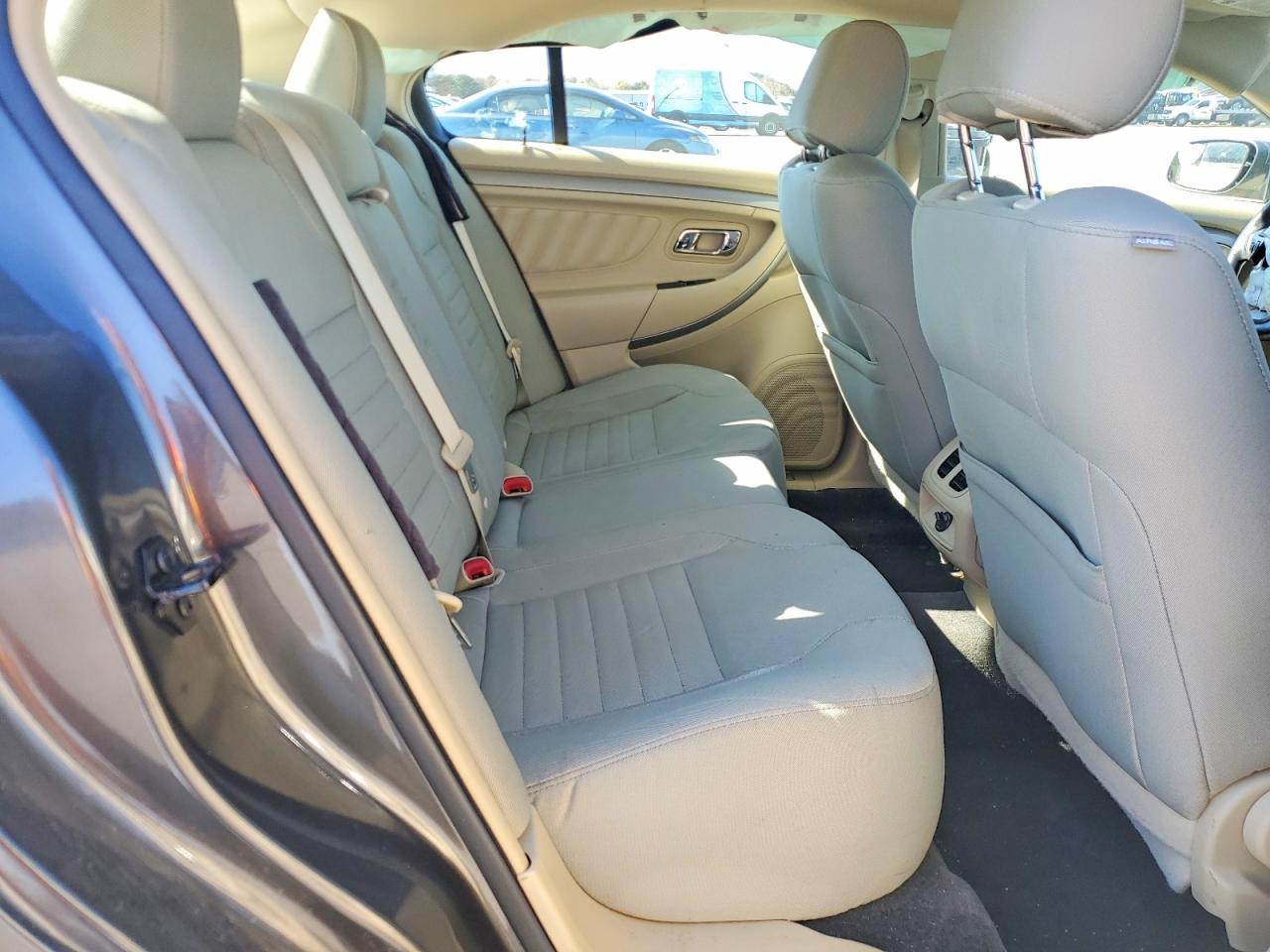Ford Taurus Se