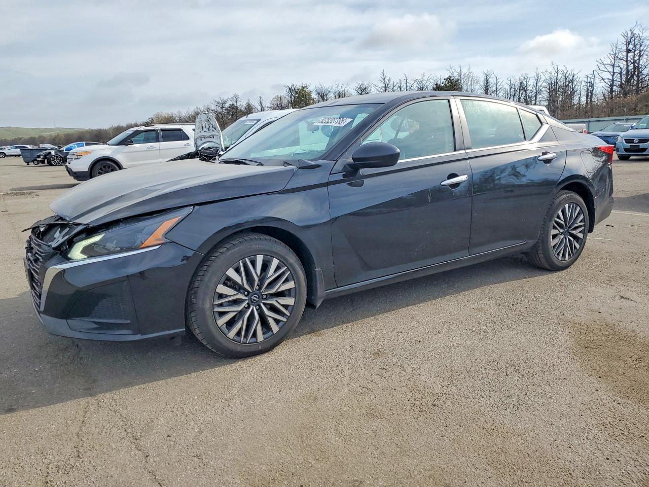 Salvage Nissan Altima Image