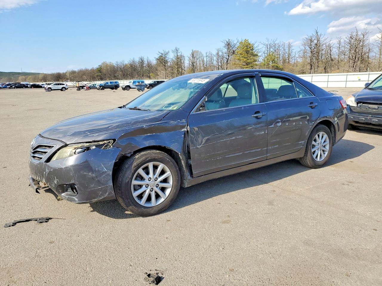 Salvage Toyota Camry Image