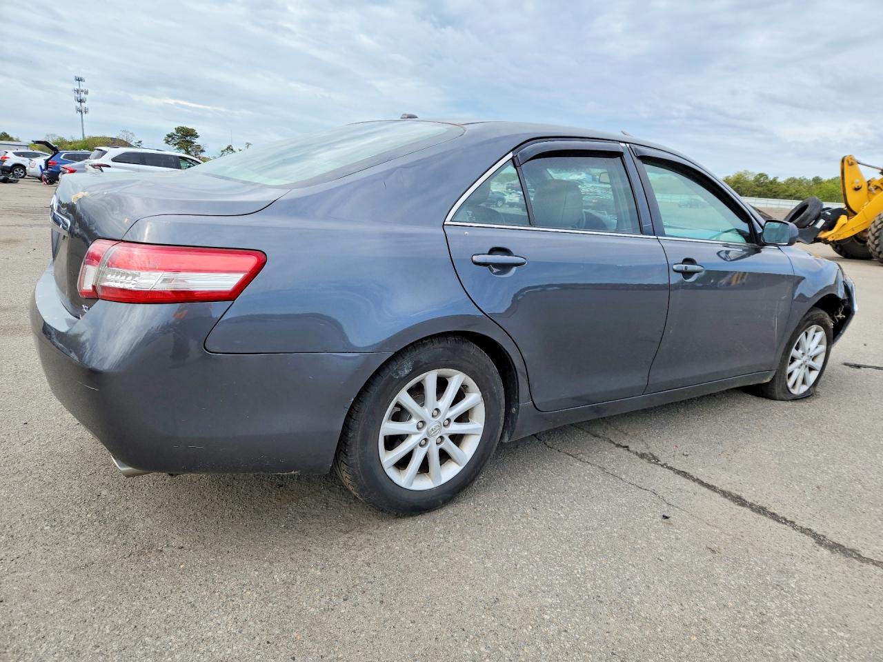 Toyota Camry Xle V6