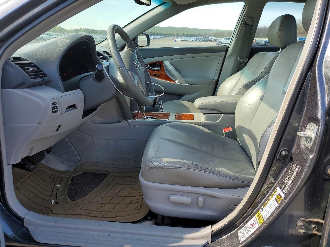 Toyota Camry Xle V6