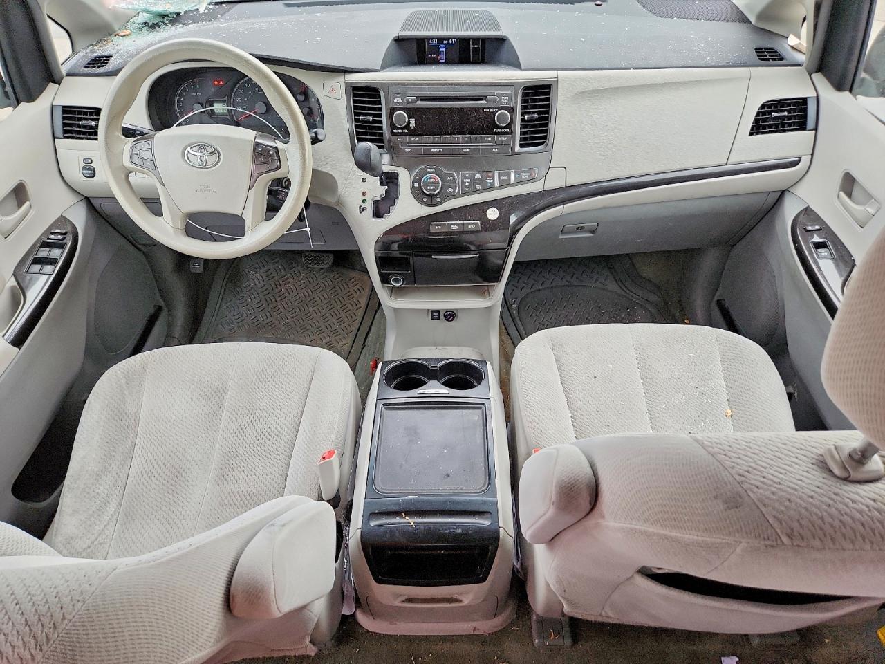 Toyota Sienna Le