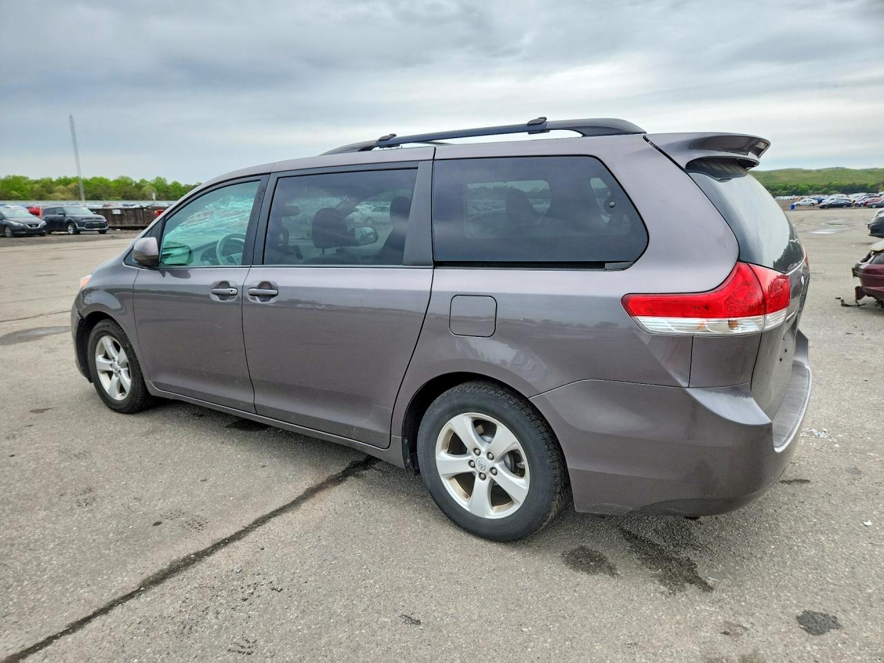 Toyota Sienna Le