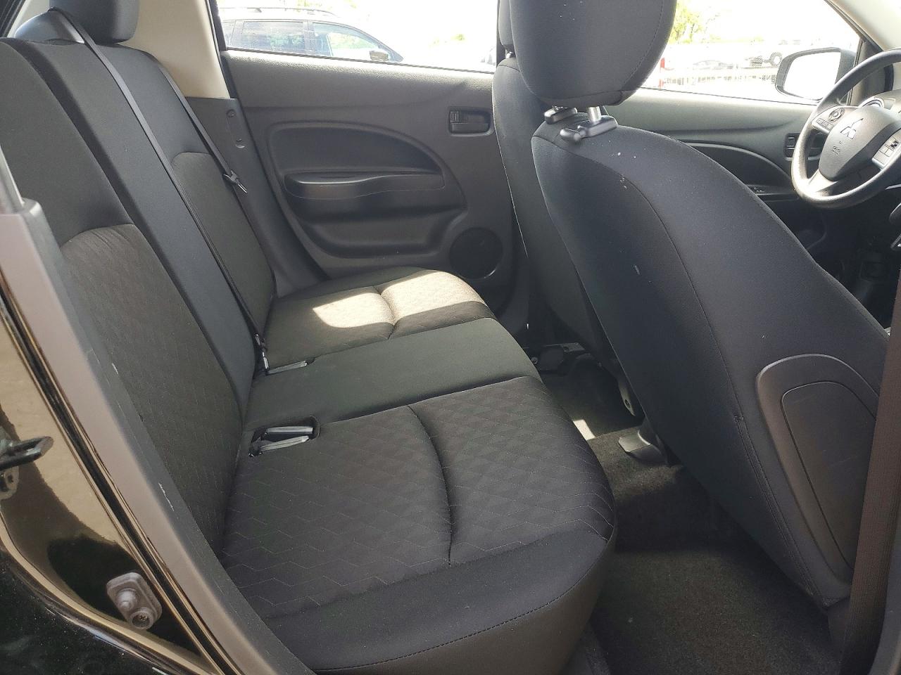 Mitsubishi Mirage Es