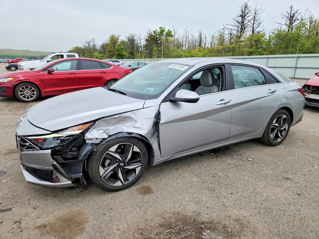 Salvage Hyundai ELANTRA Image