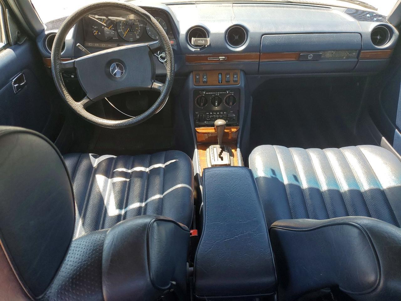 Mercedes-Benz 240-Class D