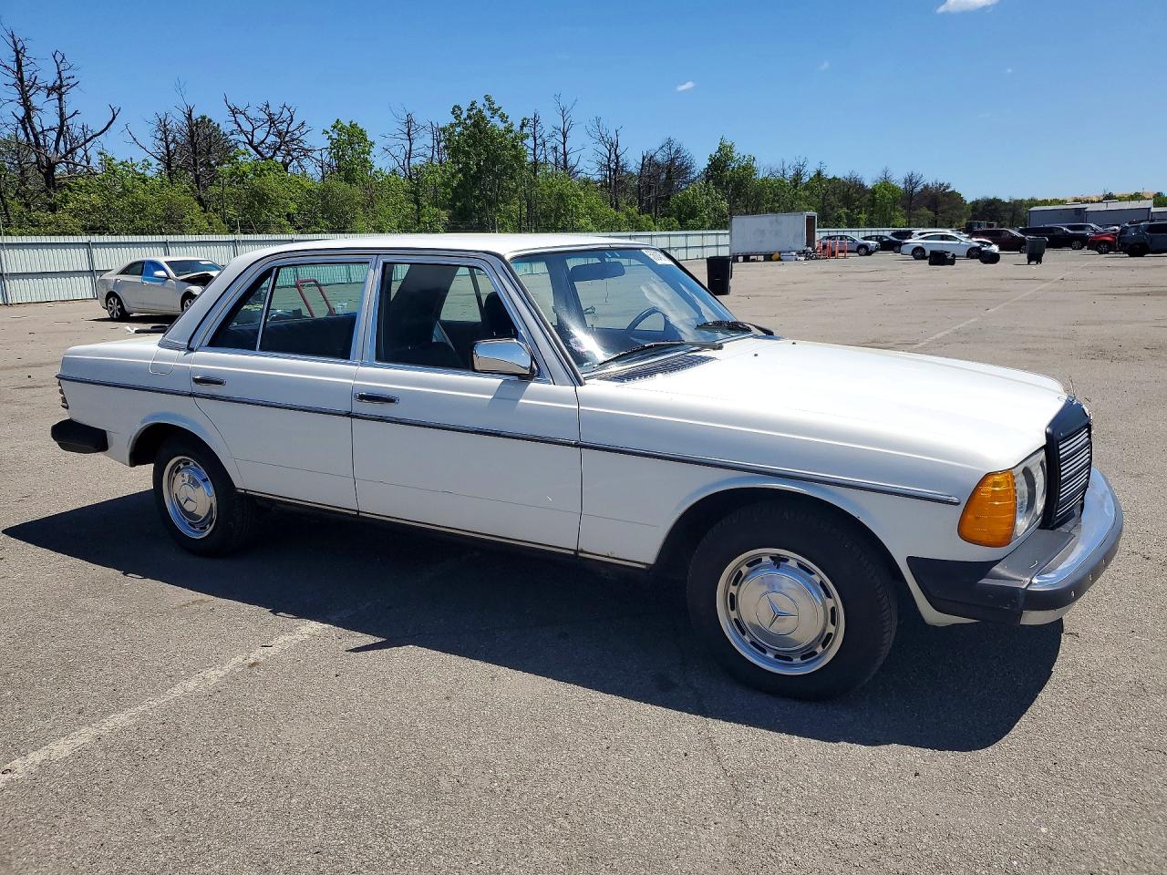 Mercedes-Benz 240-Class D