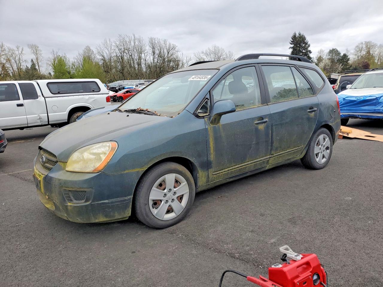Salvage Kia Rondo Image