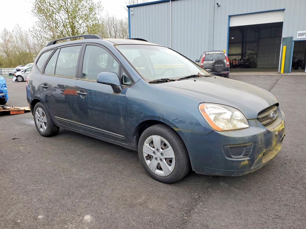 Kia Rondo Base