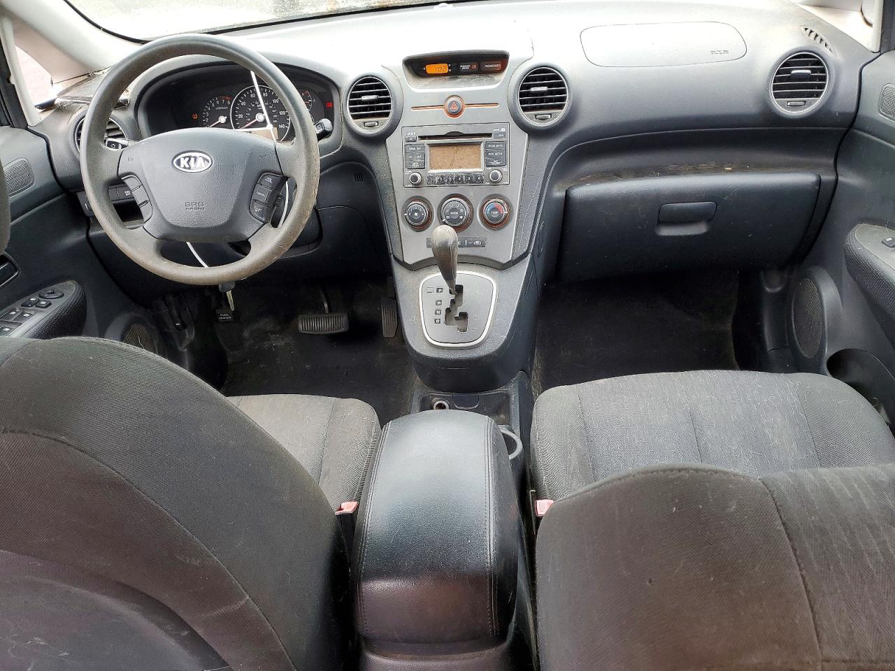 Kia Rondo Base