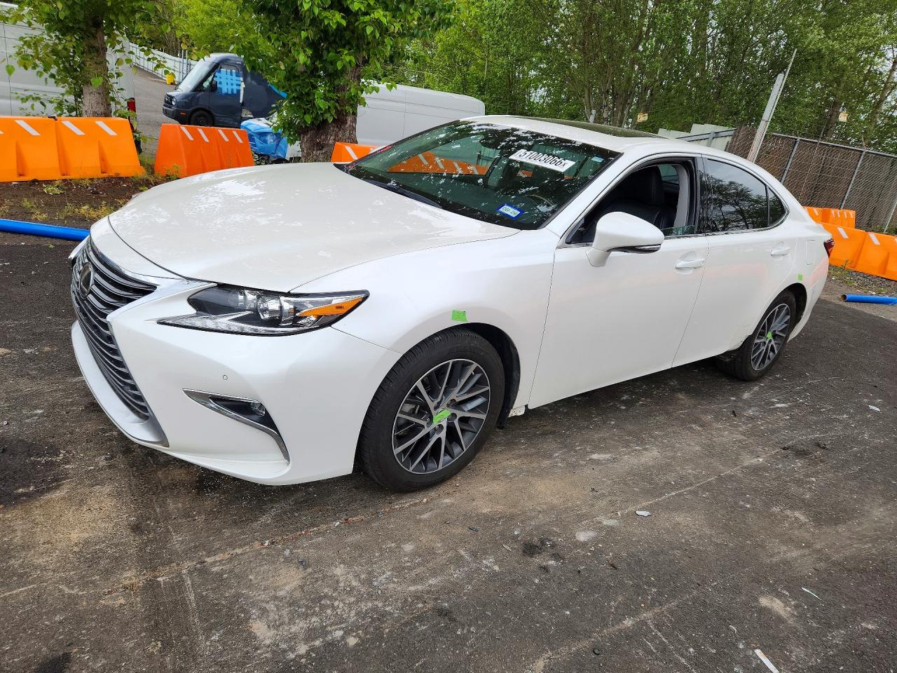 Salvage Lexus Es Image