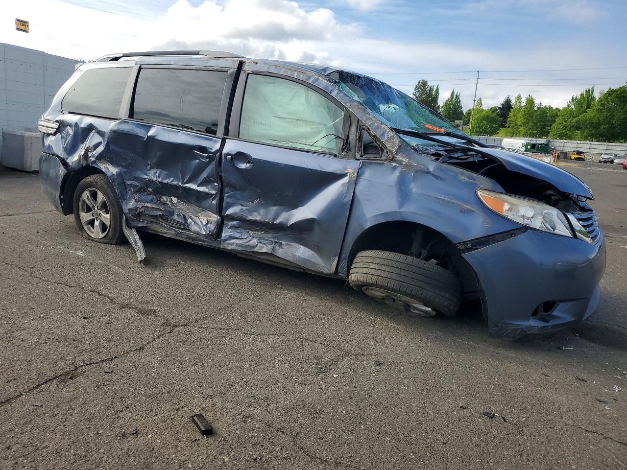 Toyota Sienna Le