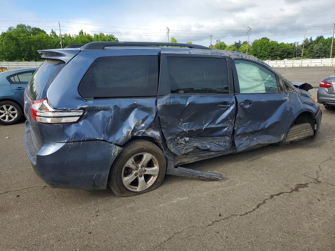 Toyota Sienna Le