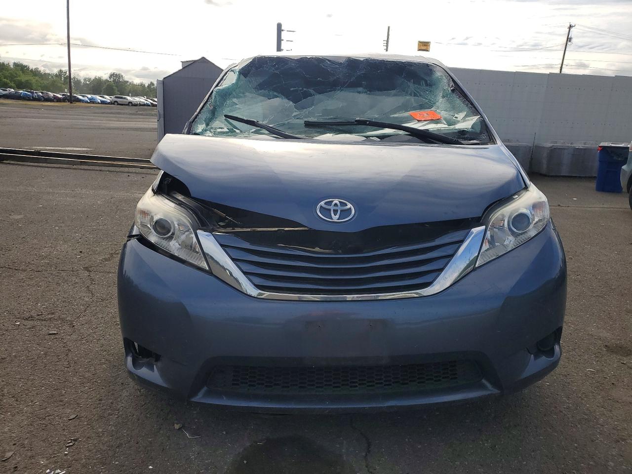 Toyota Sienna Le