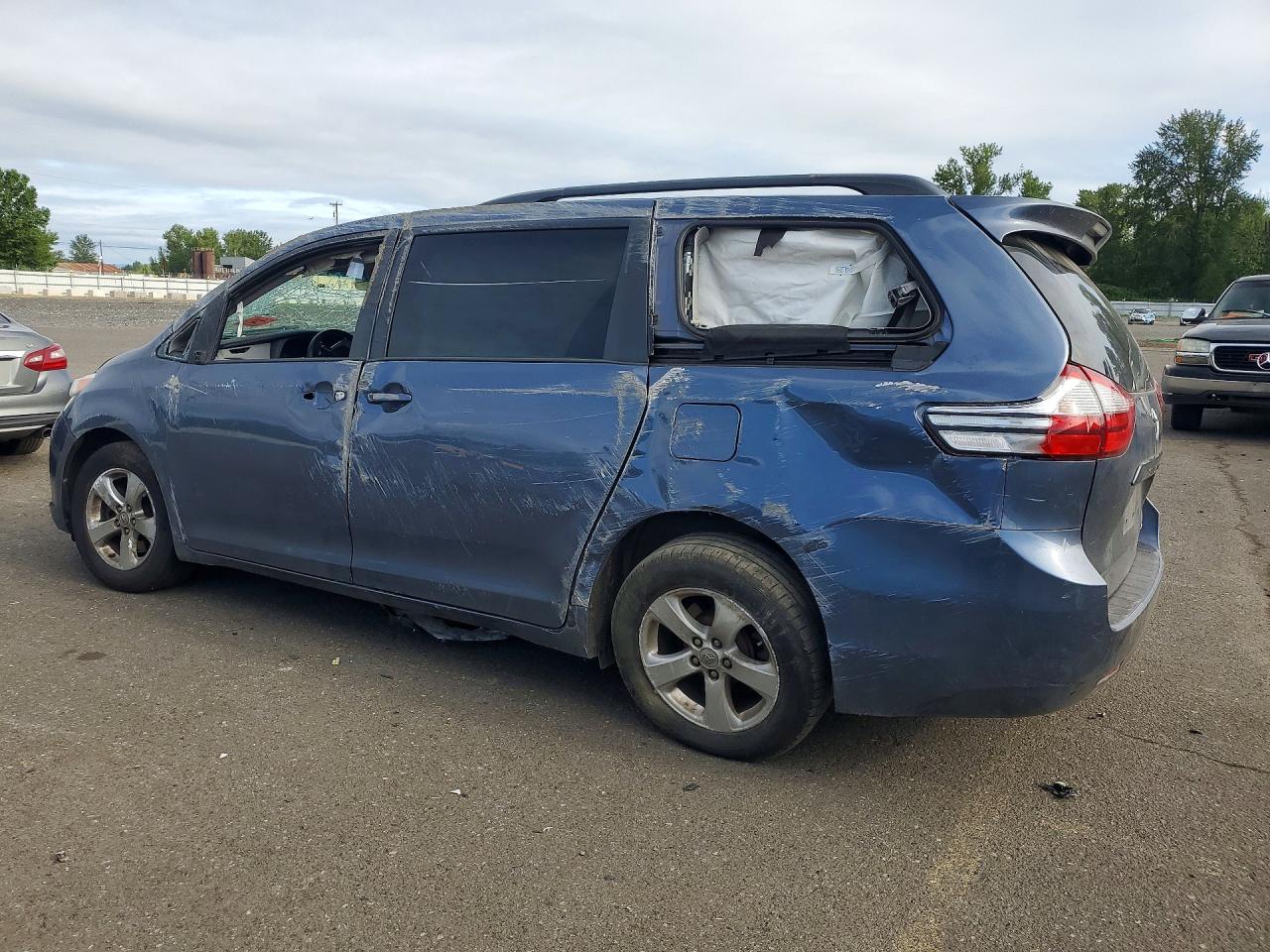 Toyota Sienna Le