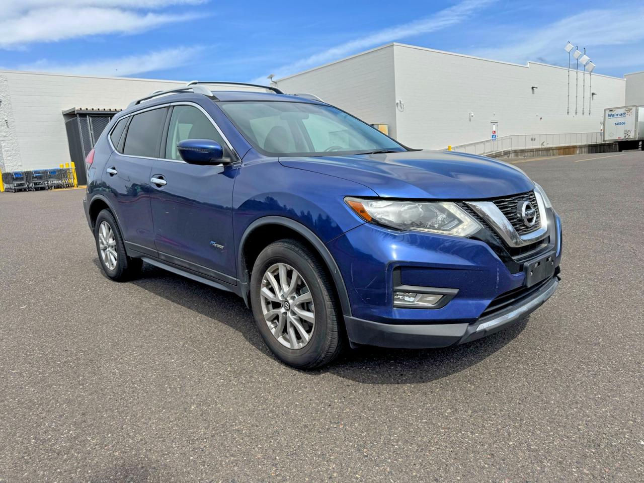 Salvage Nissan Rogue Image