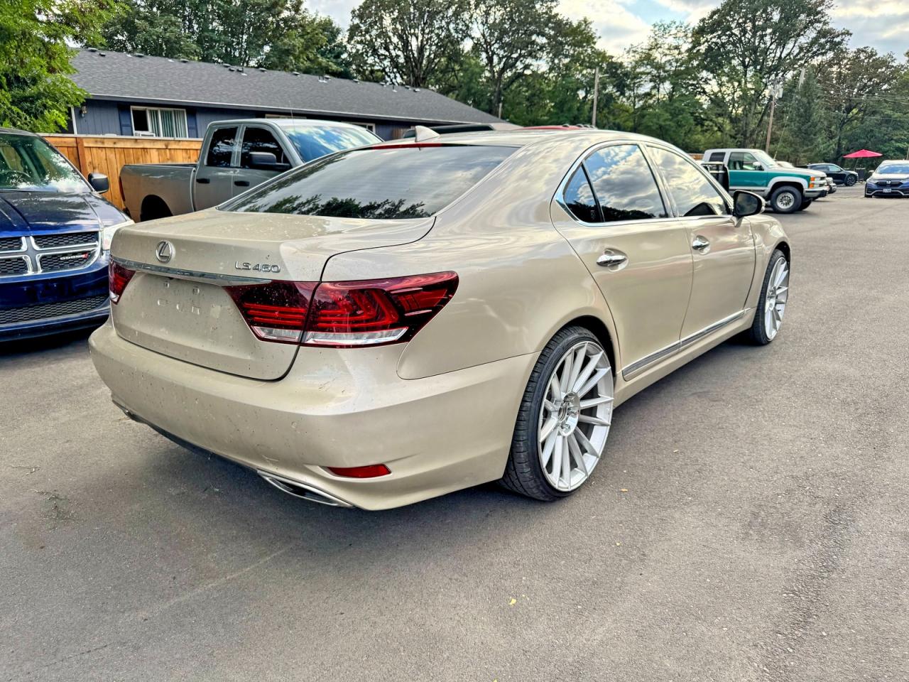 Lexus LS Base