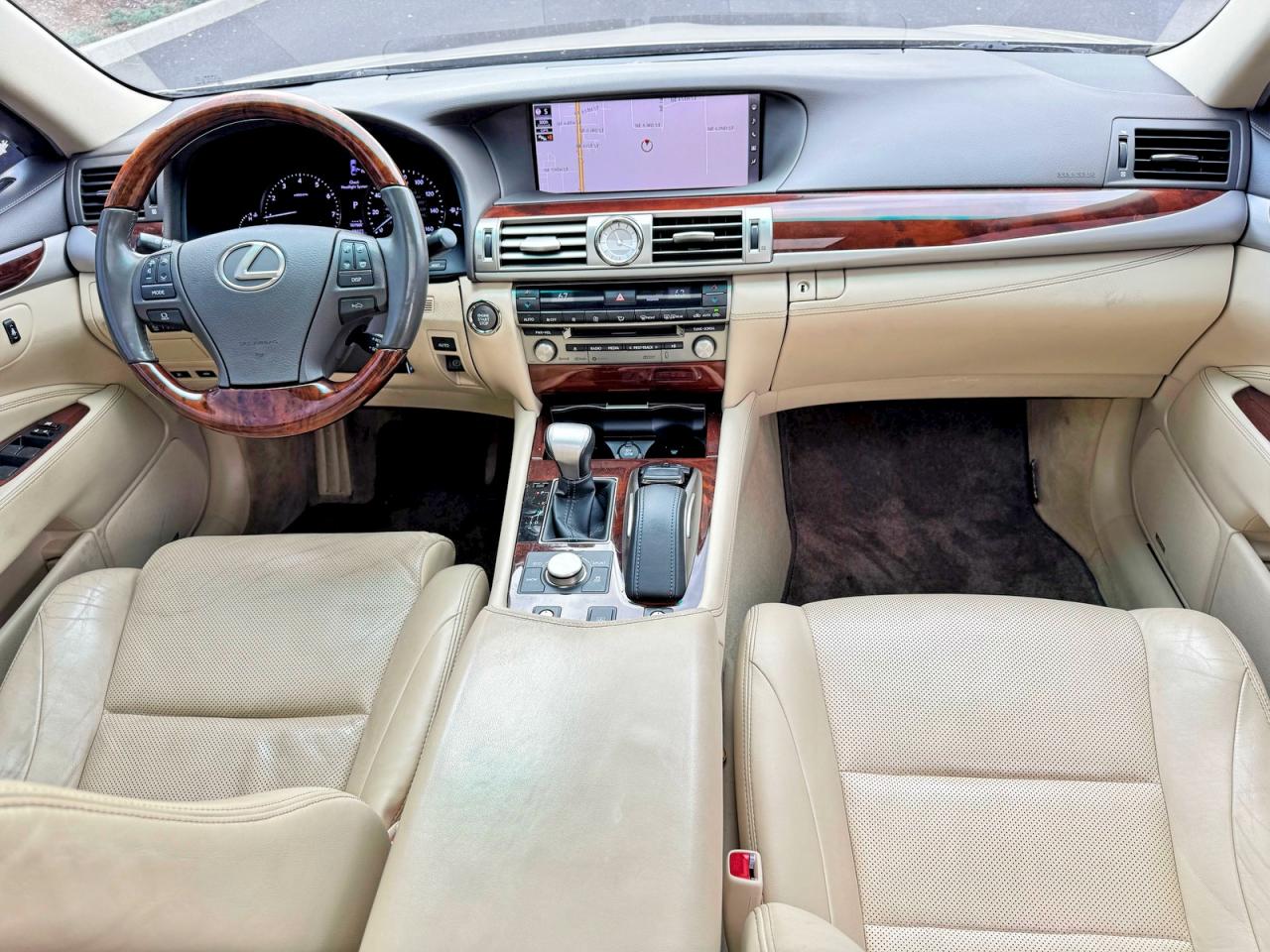 Lexus LS Base