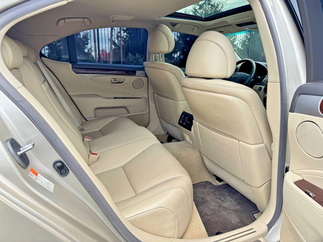 Lexus LS Base