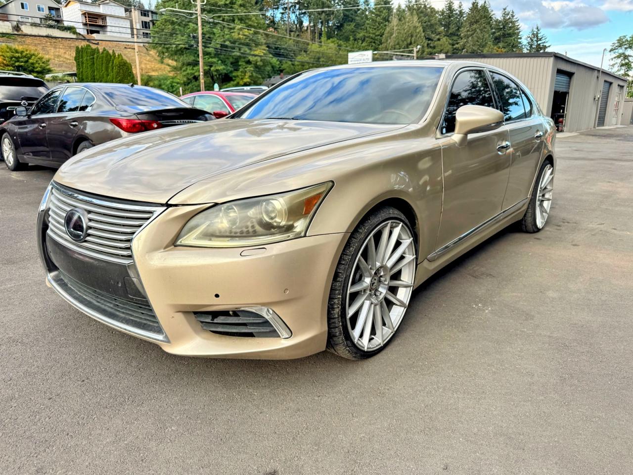 Lexus LS Base